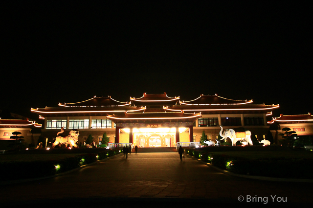 高雄大樹景點 佛光山佛陀紀念館園區介紹 夜景 Bringyou