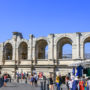 【南法】亞爾Arles交通、景點攻略：梵谷小鎮探索古羅馬遺跡，雷伯城看外星人遺跡