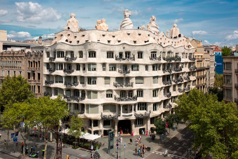 La Pedrera-Casa Milà: Your First-Timer Guide To Antoni Gaudi’s Last ...